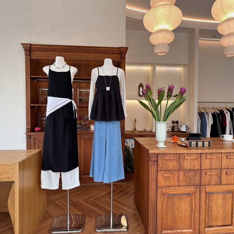 Clothing store, cashier counte - Office Furniture Second Hand ulasan dan harga